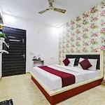 Hotel La Cage Dilli Near Delhi Airport By Gross Group
