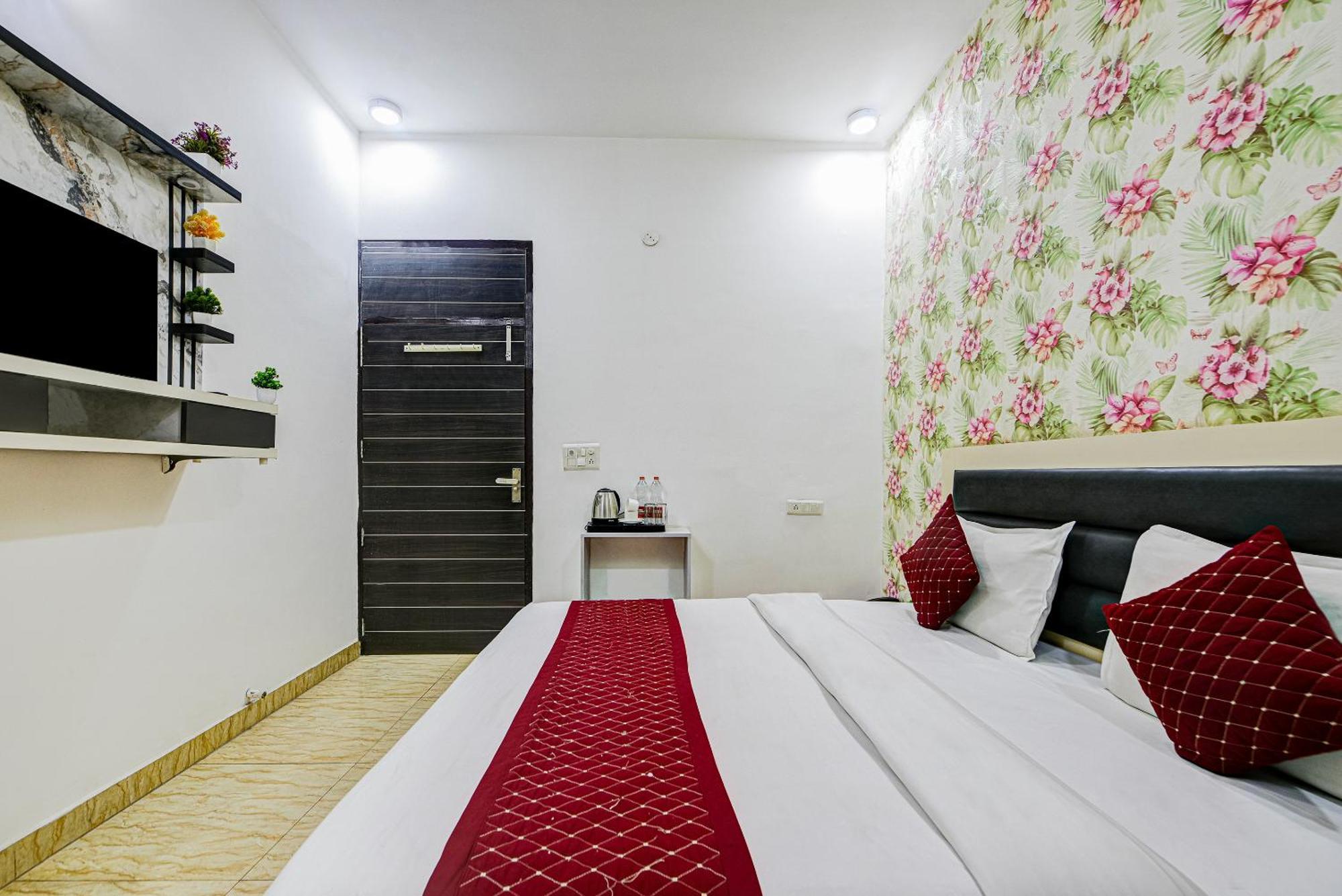 Hotel La Cage Dilli Near Delhi Airport By Gross Group