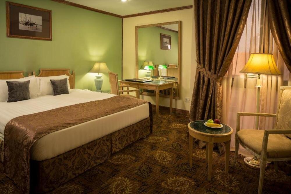 La Cage Dilli Near Delhi Airport By Gross Group